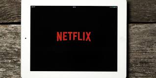 352 it's sunday night, all your work is done and netflix is calling your name. The Top 10 Shows To Binge Watch On Netflix