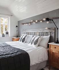 33 Chic And Stylish Bedrooms Dressed In Black And White Stylish Bedroom Master Bedrooms Decor Modern Rustic Bedroom Decor