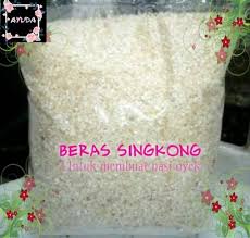 Dalam membuat dodol ini sudah pasti menggunakan tepung beras sebagai pengganti. Beras Singkong Asli Oyek Nasi Singkong Makanan Tradisional Khas Jawa Paket 2 Kg Traditional Food Shopee Indonesia