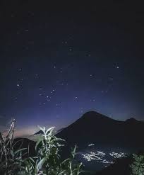 Gambar langit indah di malam hari. 10 Tempat Menatap Langit Penuh Bintang Di Indonesia Epc Banget