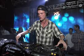 The tournament kicked off on 10th october 2019 and concluded after a total of 15 matches. Beerdigung Von Avicii Tranenabschied In Stockholm