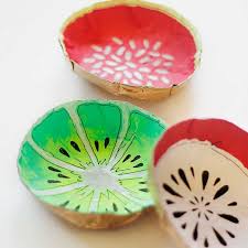 Paper mache bowls have been super popular lately in home decor shops and etsy. 10 Fun And Easy Papier Mache Projects