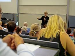 Definition, rechtschreibung, synonyme und grammatik von 'erstsemester' auf duden online nachschlagen. Wildauer Th Begrusst 1200 Erstsemester Per Roboter