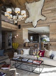 Le chalet est par excellence synonyme de charme et de convivialité. Fabulous Ski Chalet Offers An Idyllic Getaway In The Swiss Alps Chalet Interior Ski Chalet Chalet Interior Design
