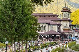 Um den standort besser sehen zu können terasa baia verde, achten sie auf die straßen in der nähe: StaÈ›iunea SlÄƒnic Obiective Turistice Prahova DeÈ™tepÈ›i Ro