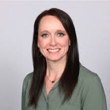 Daphne Hooper's Instagram, Twitter & Facebook