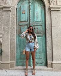 Ezgi Findik Turquoise Fashion Style Powerful Women
