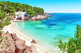 Die balearischen inseln, islas baleares, illes balears, sind eine inselgruppe im westlichen mittelmeer und eine autonome gemeinschaft spaniens mit den hauptinseln mallorca und menorca und den pityusen inseln ibiza und formentera. Balearen Eine Inselgruppe Erfindet Sich Neu Reisemagazin Online