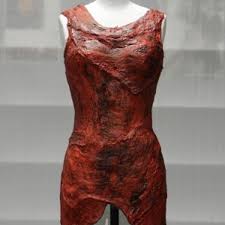 Quite possibly lady gaga's biggest statement of all, the star wore a dress and headpiece made entirely of beef to the 2010 video music awards. Photo Of The Day Lady Gaga S Meat Dress In Museum From The Tucson Com Editors Tucson Com