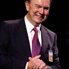 Wal-Mart names Duke to succeed Scott as CEO