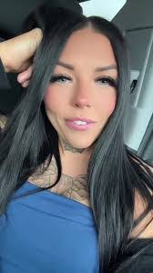 Kelley Whitehead's Instagram, Twitter & Facebook