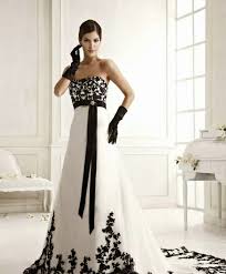 L'abito da sposa da sempre è simboleggiato con un vestito interamente bianco, anche se di recente le ultime proposte hanno messo in evidenza il color addirittura ci sono proposte che vedono la scelta del nero su tutta la stoffa e, in casi limitati, il nero fa sfumandosi e viene così inglobato nel bianco. Abiti Da Sposa Neri E Bianchi Review A1cc2 B6bb2