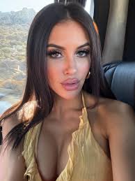 🌼 Kindness 🌼 Kindness is giving hope to those who think they are all  alone in this world 🪽 Try to be a rainbow in someone else's cloud 🌈 Do  things for