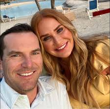 I haven't posted in ages but I HAD to show some of these photos from my  shoot at Red Rock Canyon! If you aren't following my Instagram, you totally  should be. I