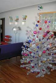 Modern christmas trees were originally envisioned by lawrence bud stoecker, the grand father of matt bliss. Photos Of Your Retro Holiday Decor 400 Images Already Here Aluminum Christmas Tree Tinsel Christmas Tree Vintage Aluminum Christmas Tree