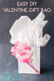 Easy Diy Valentine S Day Gift Bag Or Favor Bag Tutorial Tikkido Com