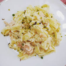 Pasta served with soup or our house salad of seasonal greens and dressing. Pasta Con Salmone Affumicato E Ricotta Creatori Di Brand