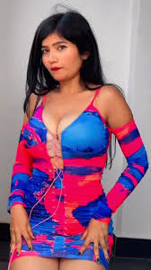 Neha Singh bigboob Indian Instagram girl braless and cleavage...