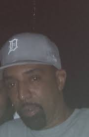 Thomas Hooper's Instagram, Twitter & Facebook