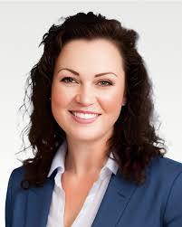 Ashley Lott's Instagram, Twitter & Facebook