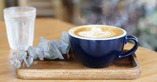 Versate il latte in un barattolo di vetro e chiudete con il coperchio. 5 Metodi 1 Per Fare Il Cappuccino A Casa Monclick