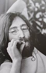 Leena Lumi: Ray Connolly: John Lennon Legendan elämä 1940-1980