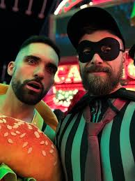 I'm not addicted to burgers, I'm just passionately enthusiastic 🍔😈😅  @manuelegram @lasvegasweekly #gaygay #gay #gaystagram #gaylove  #gayhalloween #couplescostume #halloween #vegas #vegasnightlife #vegasgay  #vegasviphost #gaysp #gaymer
