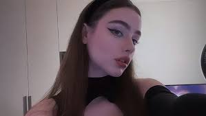 December-the month that we get to decide what we take with us into the new  year, and what We leave behind. #kayladavies #dollipop_kayla