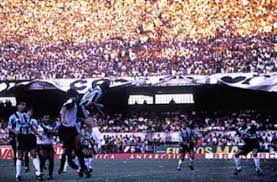 Victor ferraz (grêmio) finalização com o pé direito com muita distância vindo. 20 Anos Da Copa Do Brasil 1994 Ceara 0x0 Gremio Gremio1983