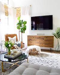 This Boho Scandi Living Room Is Perfect I Need That Mcm Tv Console Mcm Midcenturymodern Boho Bohome Li Scandi Living Room Mcm Living Room Mcm Living