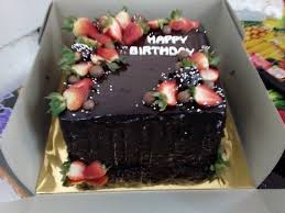 Kek coklat moist tiramisu *harga mengikut size,kg,juga deco *tempahan boleh dibuat melalui fb dan sebagainya *gubahan juga mengikut cita rasa anda *sesuai dimakan dalam apa jua keadaan ~selamat mencuba. Kek Choc Moist Fresh Cream Choc Wahidah Top Baker S Facebook