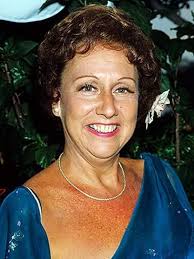 I caught a few episodes of All in the Family today. I forgot how much I  adore Edith (Jean Stapleton). Her character was the sweetest, kindest, most  innocent, and loving woman. I'm