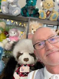 Having fun this week with Couch Potato 🤣 Omg our biggest Charlie Bear has  arrived and he is absolutely gorgeous 🐻 I think you will all agree he's  such a handsome Plush