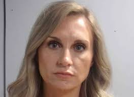 Eloise Byrd's Instagram, Twitter & Facebook