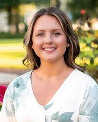 Lettie Nichols's Instagram, Twitter & Facebook