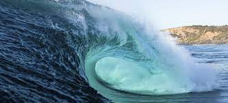 Sonar Con Olas Gigantes Estas Asustada