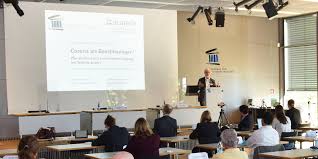 Für die bewertung der lage setzt das land berlin eigenes ampelsystem. Corona Als Beschleuniger