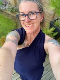 So I put a linning fabric in the bodice added pockets as I love pockets had  to adjust the bodice to fit me a few times but totally love this pepper  jumpsuit