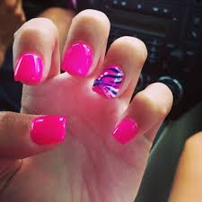 A silver glitter particle has been used in the middle of each design. Hot Pink And Black Nail Art Nail And Manicure Trends