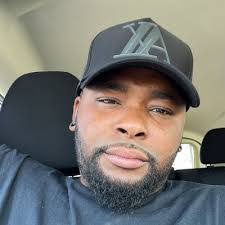 Holly Aird's Instagram, Twitter & Facebook