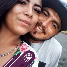 Todo por no estudiar se pone a sus órdenes hoy jueves también estamos los  días sábado y domingo con los ricos y sabrosos chicharrones 🐖😋🤤 si hay  cachete carnudo es una delicia