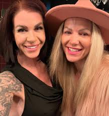 About last night 🫶🏻 My heart is so full. Great vibe, and energy and being  surrounded by such an amazing group full of love. Was about 30 plus of us  out last