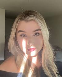 Autumn Kennedy's Instagram, Twitter & Facebook