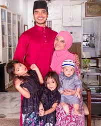 Their third child, a son, is due in october. Shadila Halid Familia Selamat Hari Raya Aidiladha From Facebook