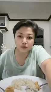 Sobrang sarap ng TABARON (taba na chicharon) by Kalahi. It’s a MUST TRY!  #kikayboobaapproved