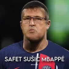 🇩🇪 To je moj sin, zna tako prenagliti, ali dobrica je on. Izvinjavam se u  njegovo ime 🇬🇧 To je moj sin, zna tako prenagliti, ali dobrica je on.  Izvinjavam se u