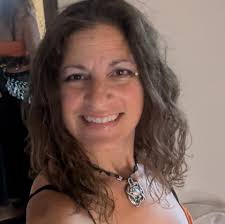 I am looking for a fitness trainer who can provide instruction