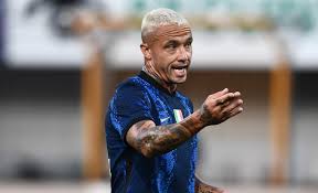 This statistic shows which shirt numbers the palyer has already worn in his career. Nainggolan Quale Futuro Il Belga Rifiuta L Offerta Dell Anversa