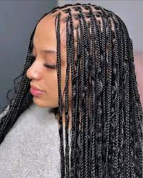 ✨ ISO a hair AND makeup artist 💄 for this weekend. Must be able to do  african American hair and glam. 💄 Nothing more than like a basic curl