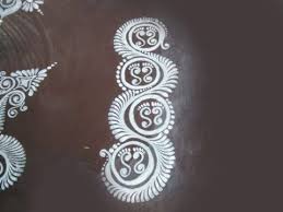 Laxmi Puja Alpana Designs Laxmi Rangoli Easy Kolam Designs Youtube Simple Rangoli Designs Images Rangoli Border Designs Small Rangoli Design On the same principle as rangolis, kolams and pookalams, the alpana is an auspicious symbol. laxmi puja alpana designs laxmi rangoli